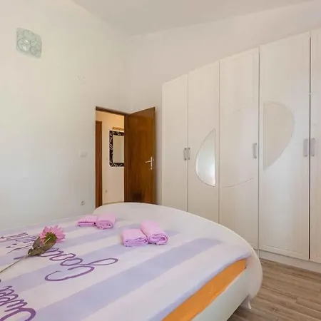 Sejdi With Private Pool Holiday home